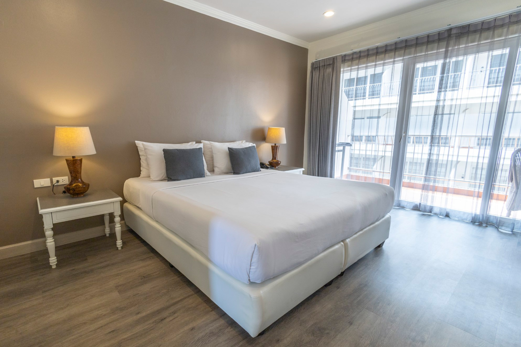 Deluxe Pool View (Double Bed)