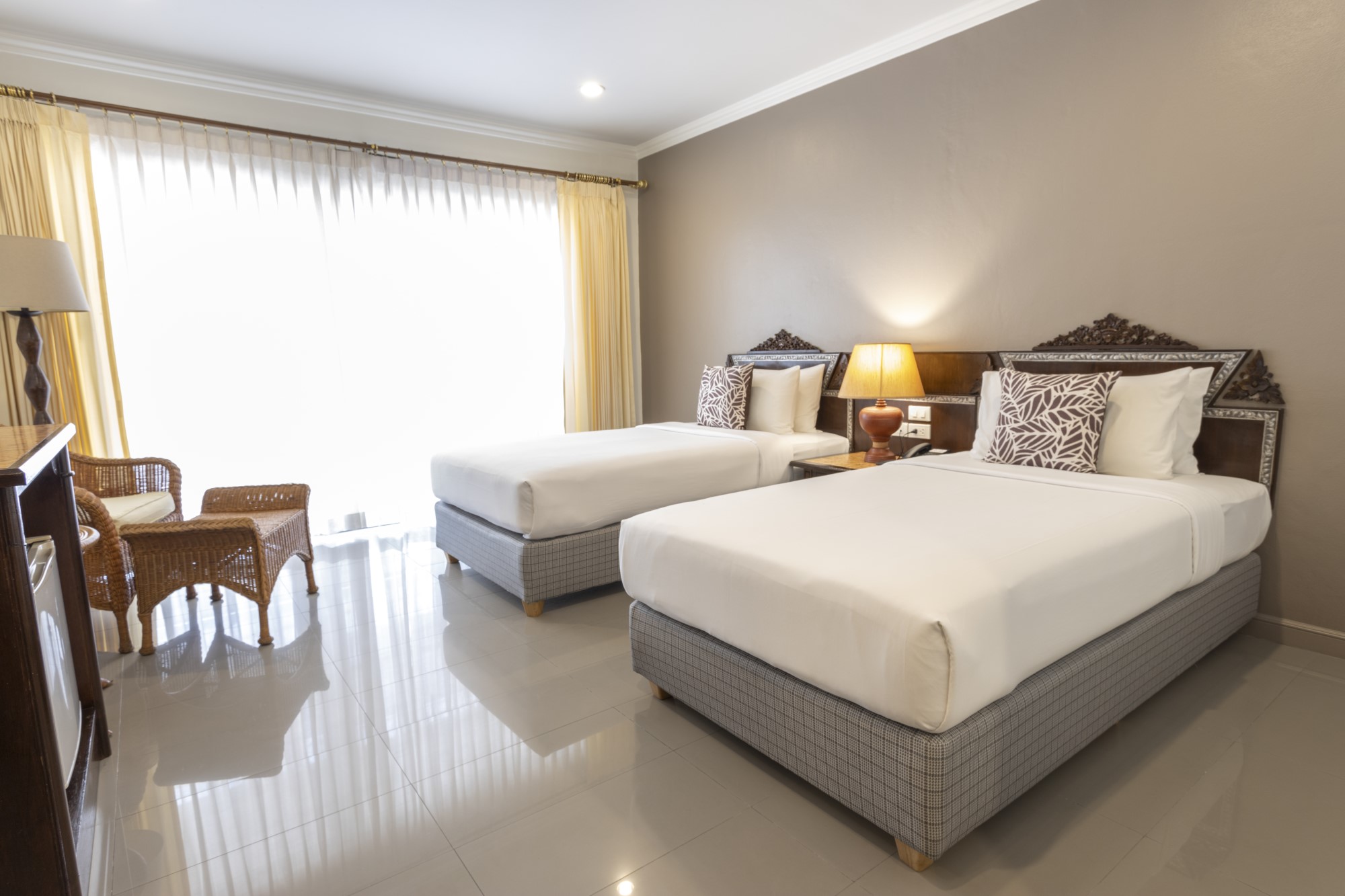 Deluxe Pool View (Twin Bed)